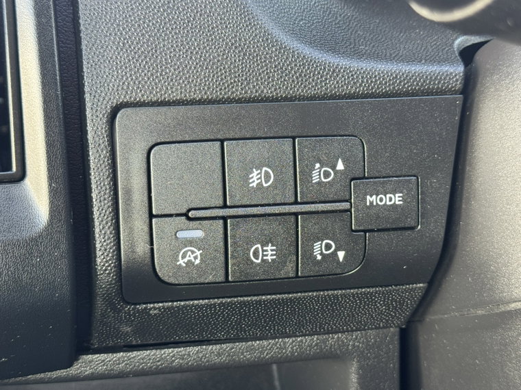 Vehicle Image 27