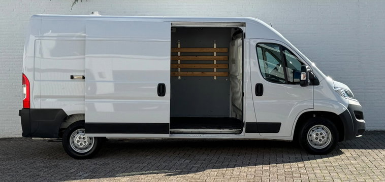 Vehicle Image 36