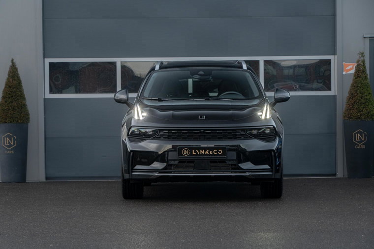Vehicle Image 6