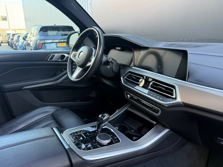 Vehicle Image 38