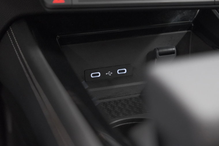 Vehicle Image 36