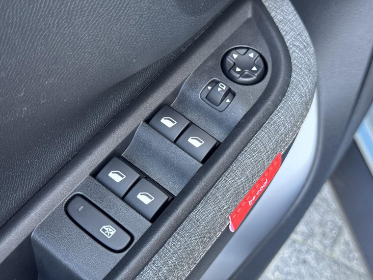 Vehicle Image 27