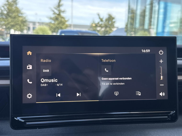 Vehicle Image 38