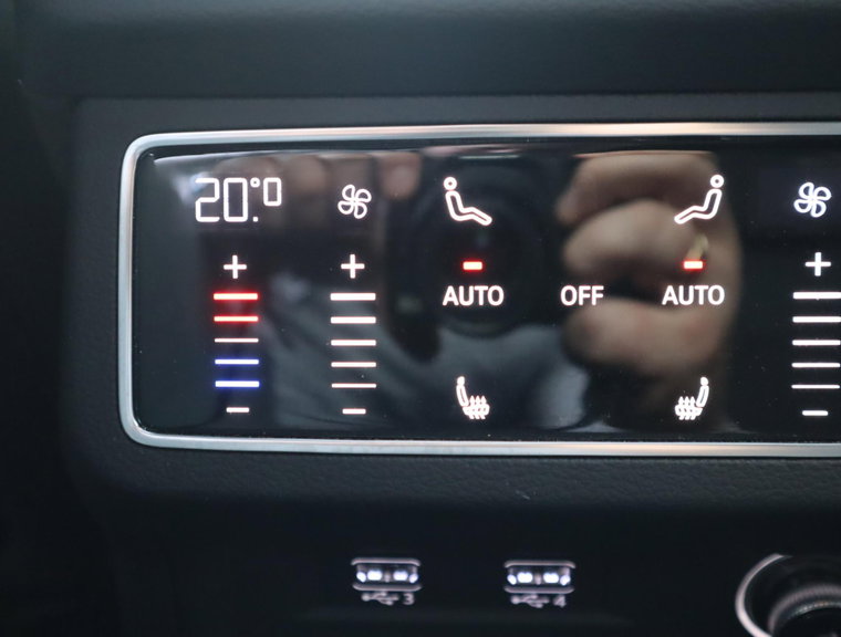 Vehicle Image 48