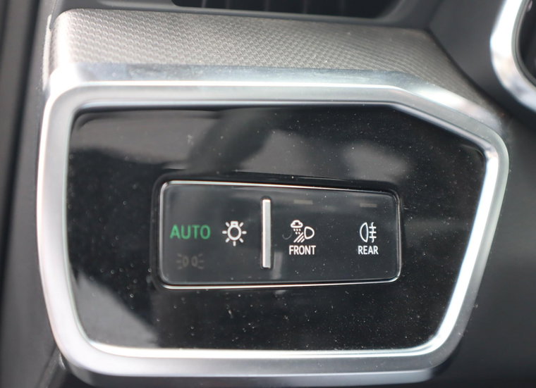 Vehicle Image 11