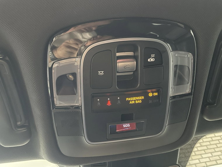 Vehicle Image 42