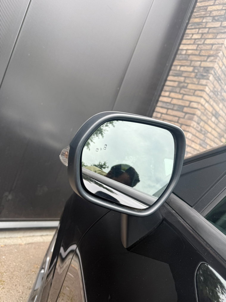 Vehicle Image 33