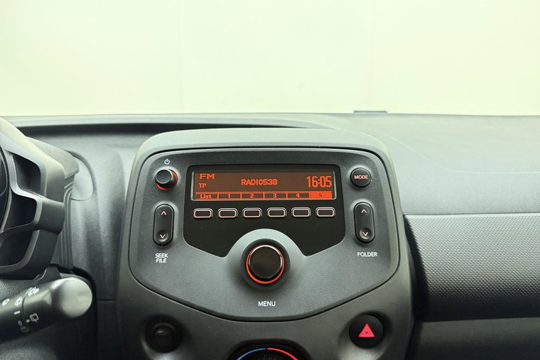 Vehicle Image 17