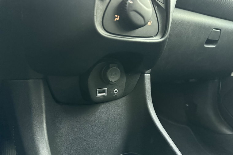 Vehicle Image 19