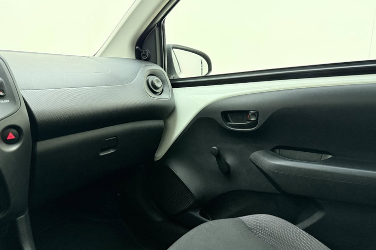Vehicle Image 21