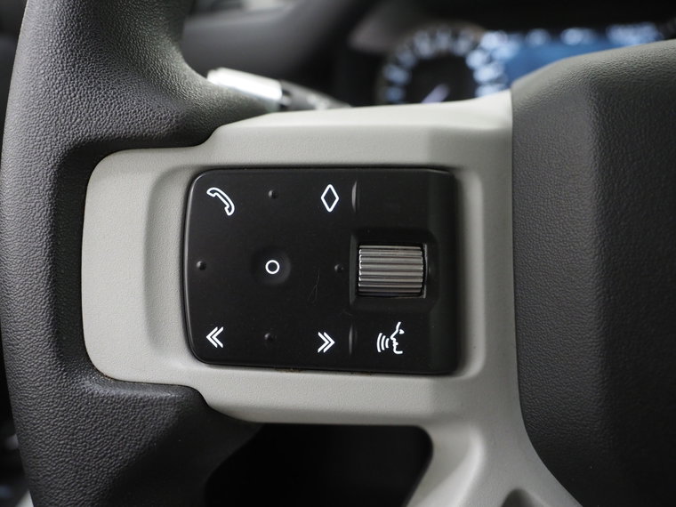 Vehicle Image 23