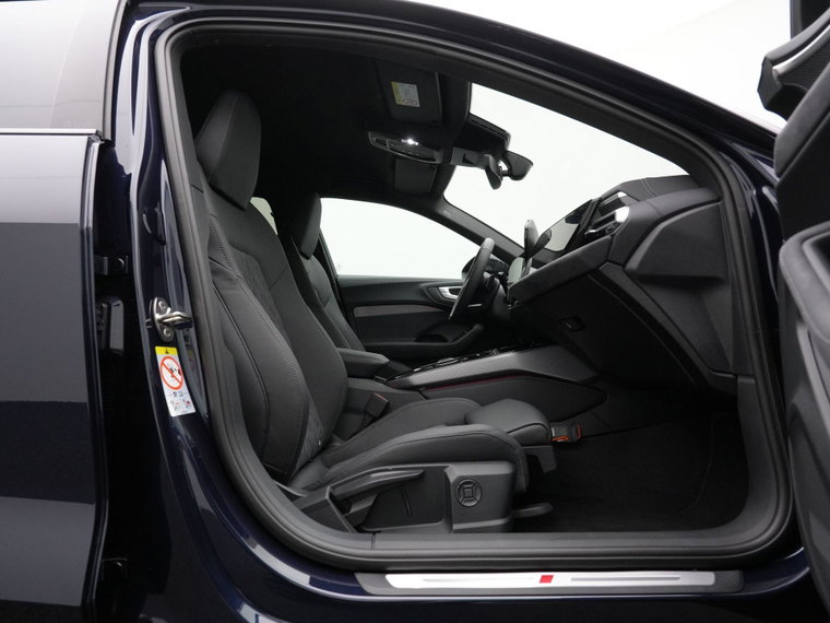 Vehicle Image 48