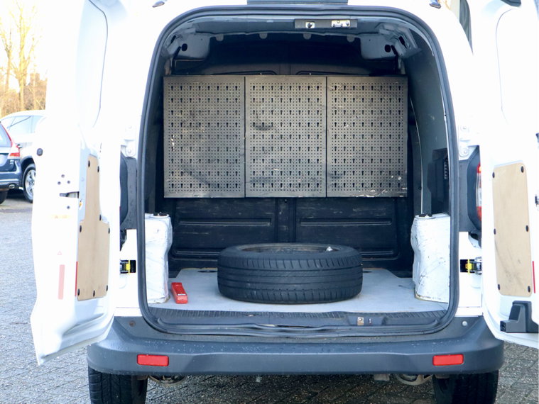 Vehicle Image 13