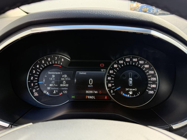 Vehicle Image 25