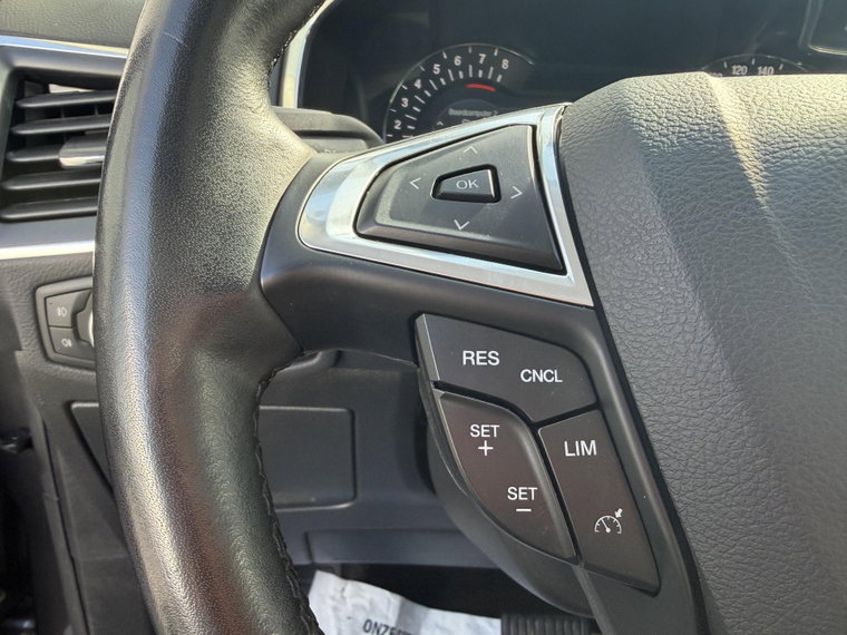 Vehicle Image 26