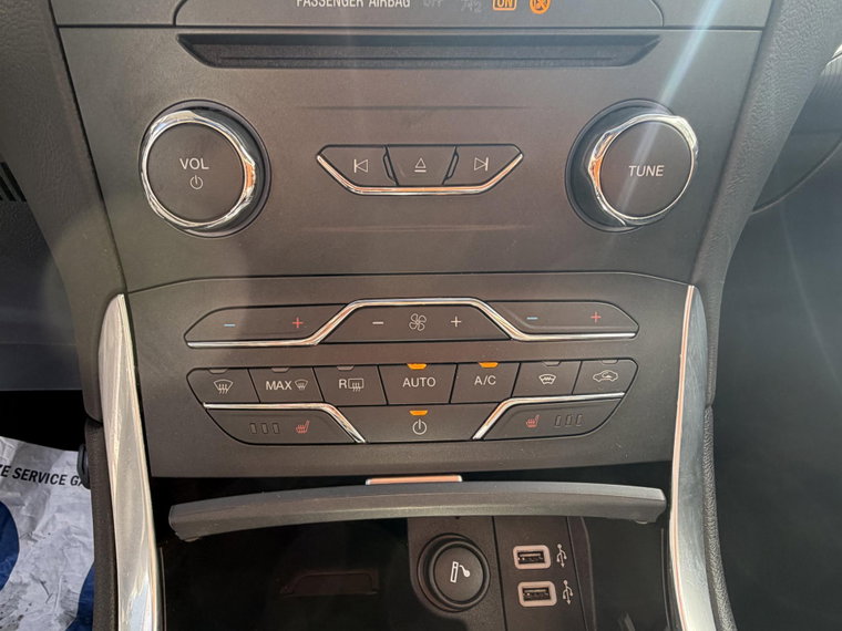 Vehicle Image 28