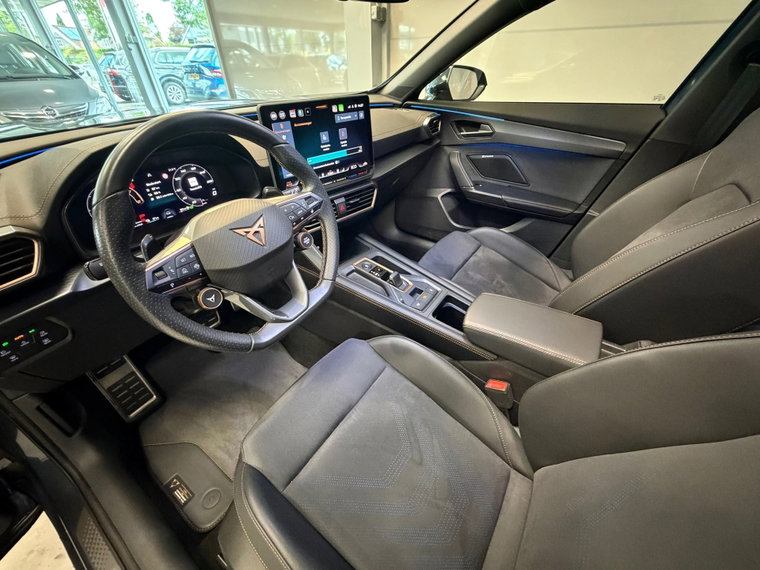 Vehicle Image 32