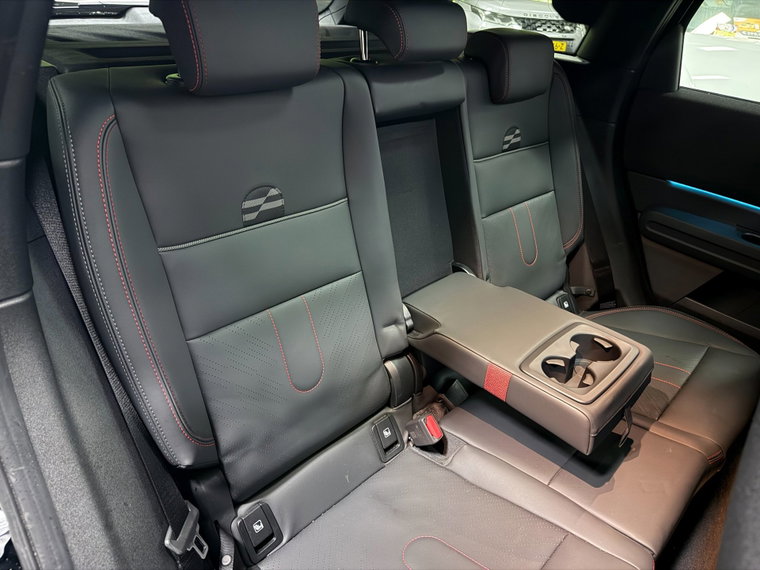 Vehicle Image 37