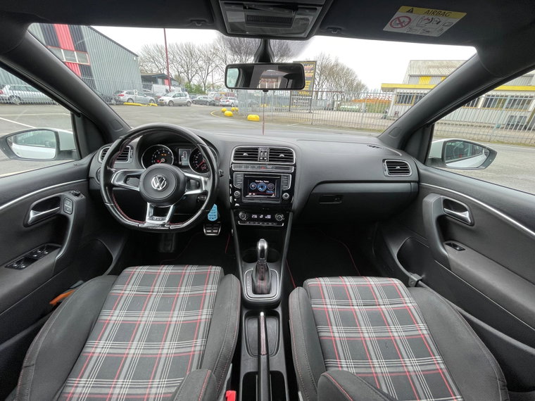 Vehicle Image 15