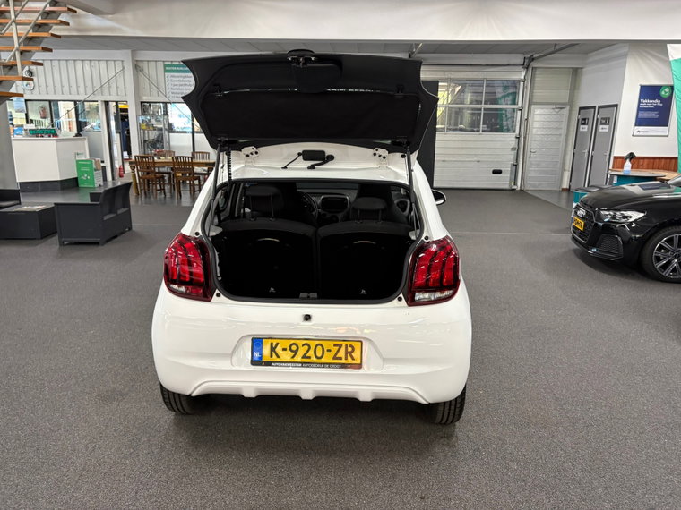 Vehicle Image 30
