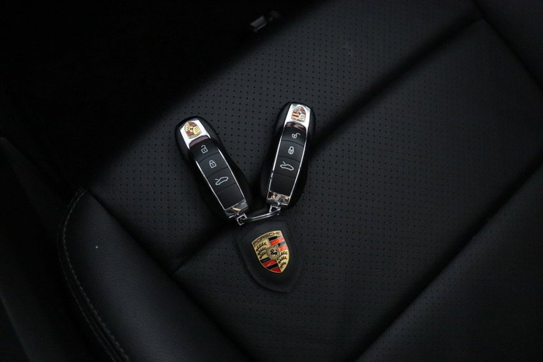 Vehicle Image 21