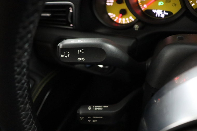 Vehicle Image 32