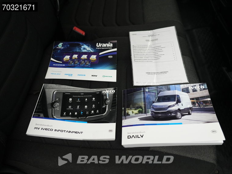 Vehicle Image 33