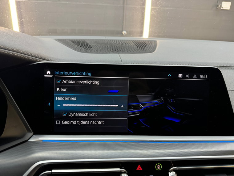 Vehicle Image 38