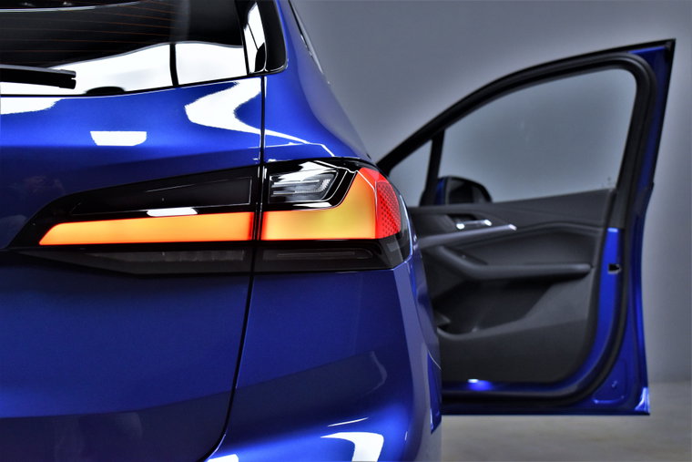 Vehicle Image 9