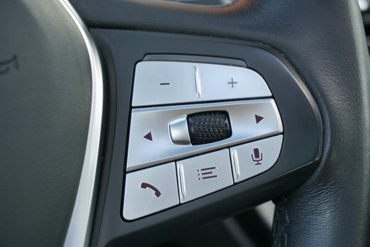 Vehicle Image 32