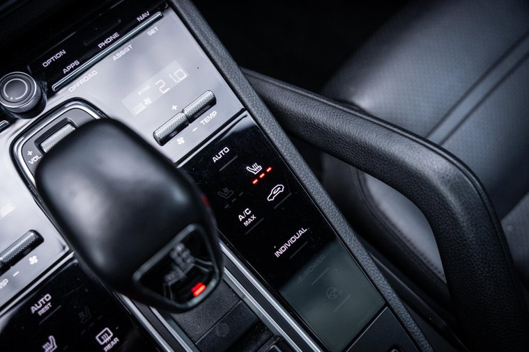 Vehicle Image 35