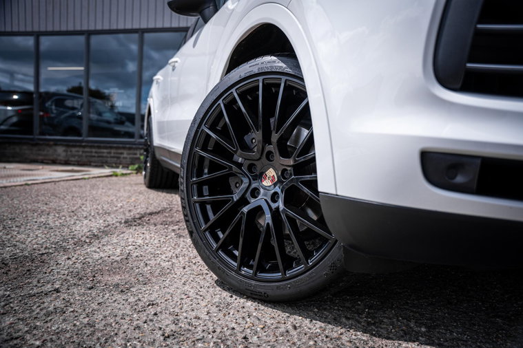 Vehicle Image 8