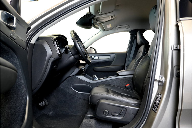 Vehicle Image 14