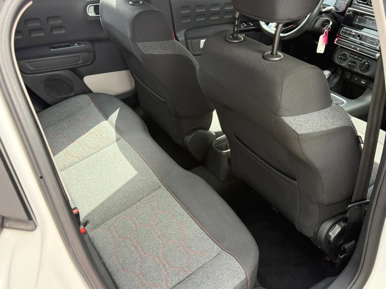 Vehicle Image 21