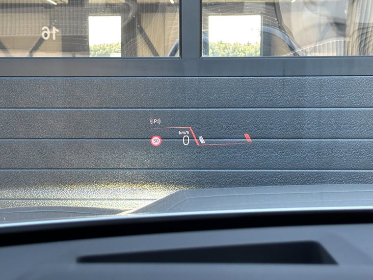 Vehicle Image 33