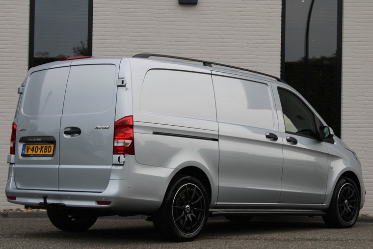 Vehicle Image 9