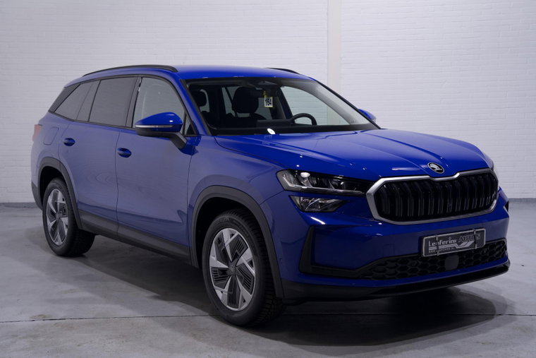 Vehicle Image 8
