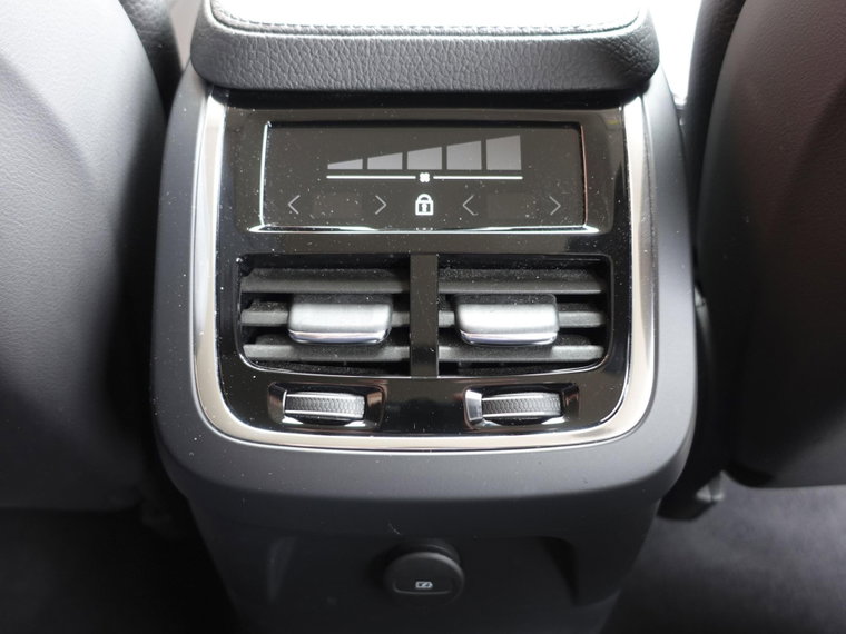 Vehicle Image 40