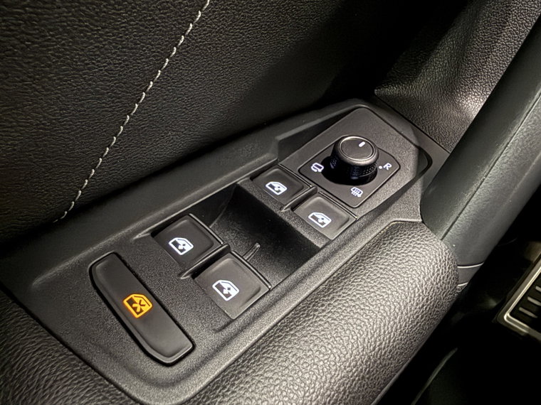 Vehicle Image 38