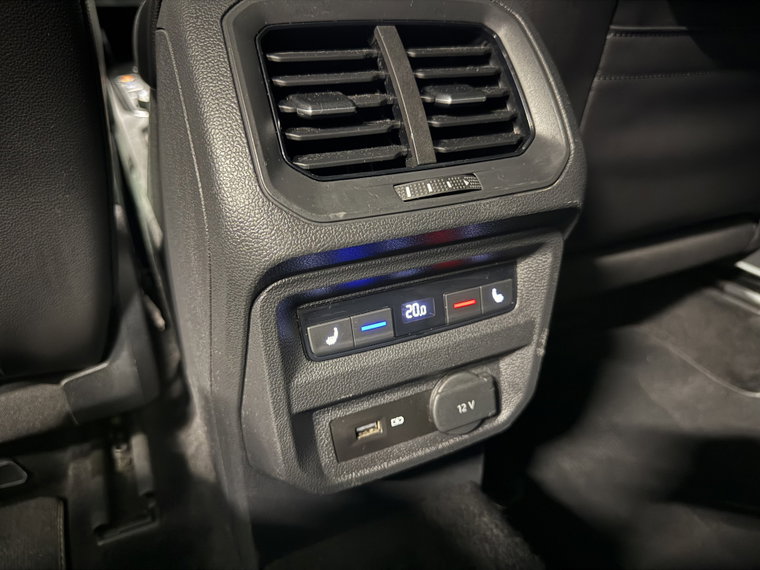 Vehicle Image 42