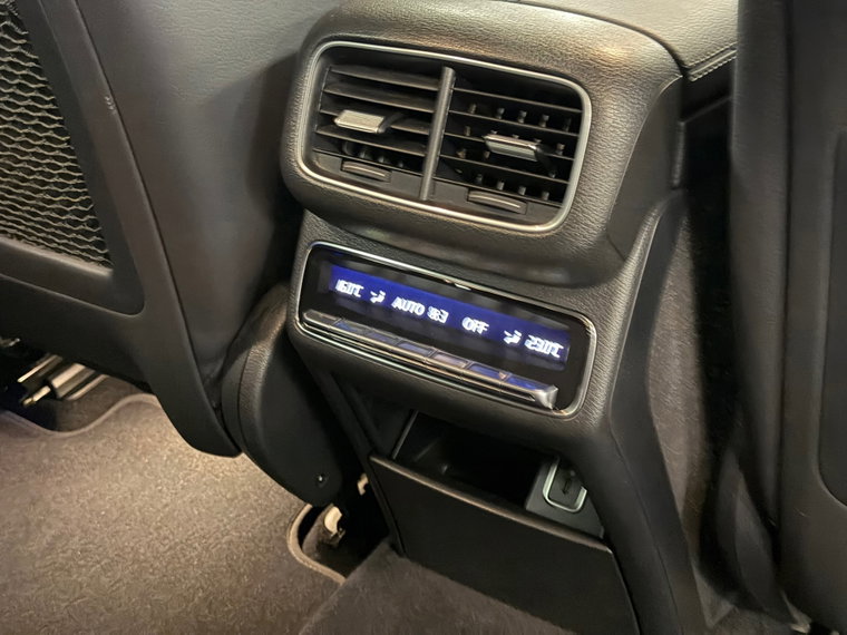 Vehicle Image 24