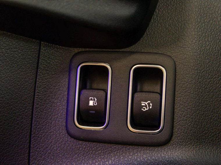 Vehicle Image 38