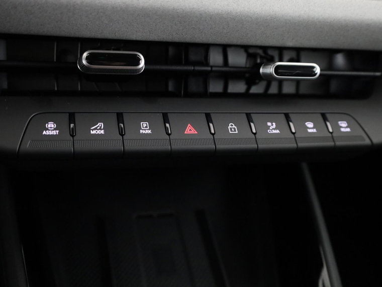 Vehicle Image 26