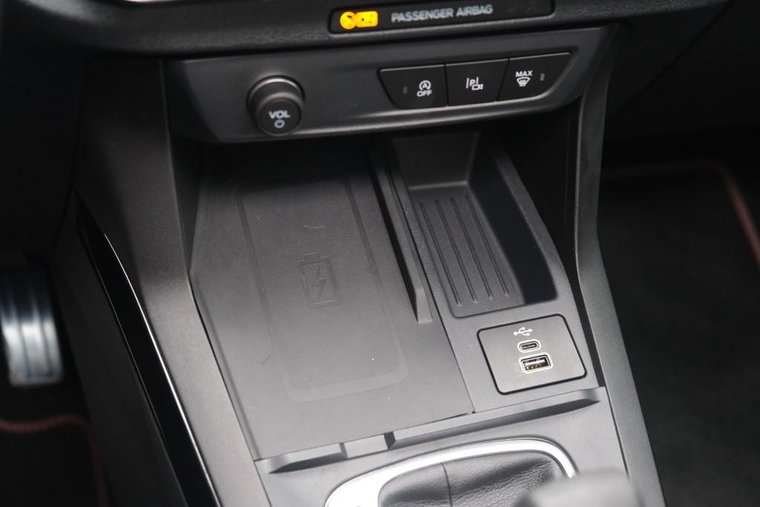 Vehicle Image 23