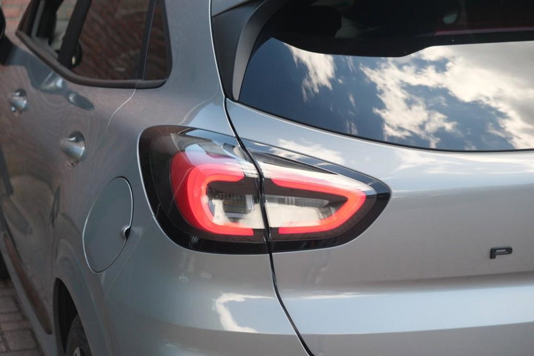Vehicle Image 30
