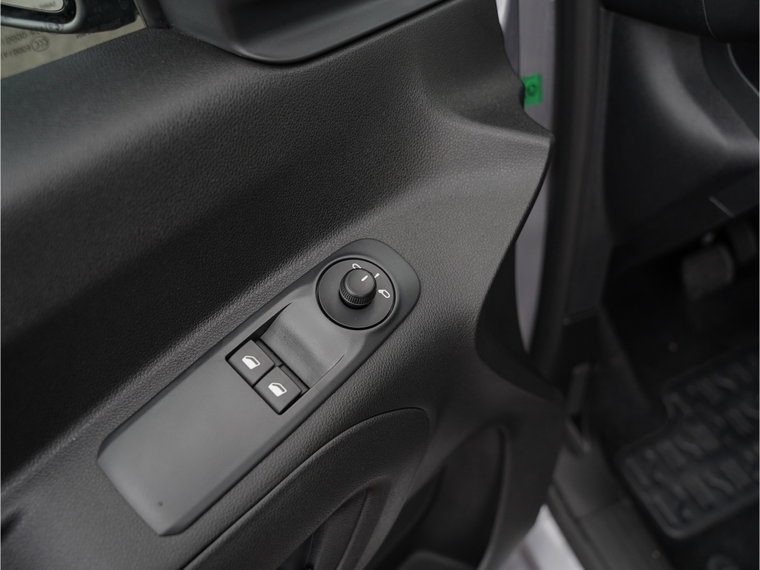 Vehicle Image 27