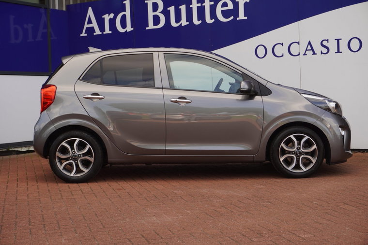 Vehicle Image 12