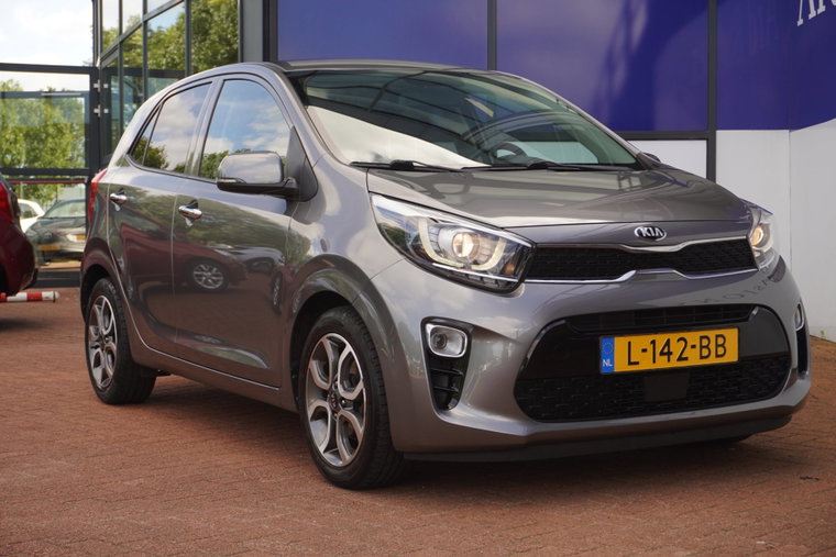 Vehicle Image 6