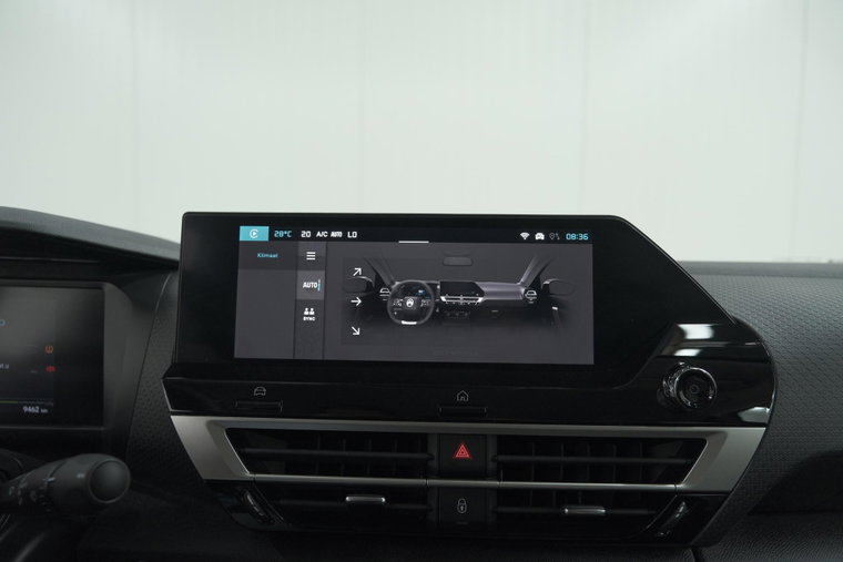 Vehicle Image 38