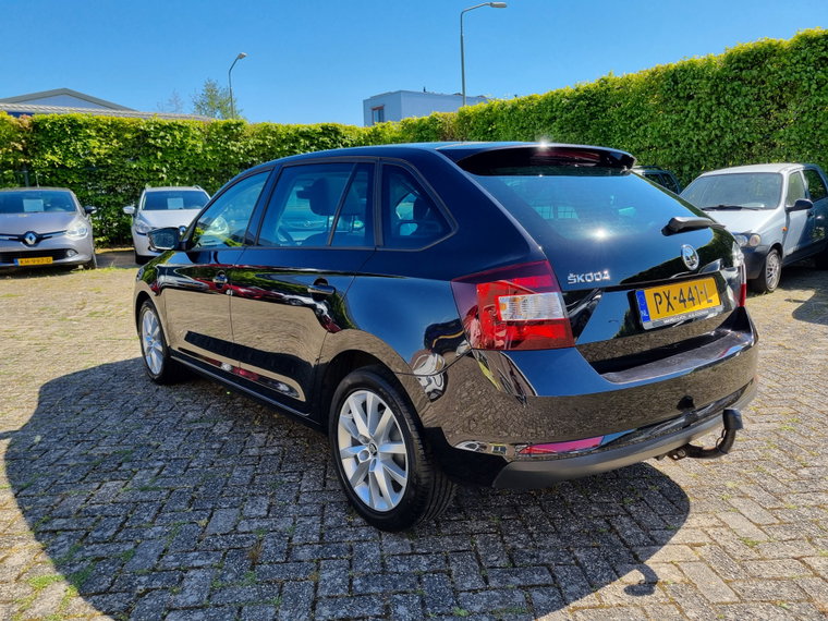 Vehicle Image 16